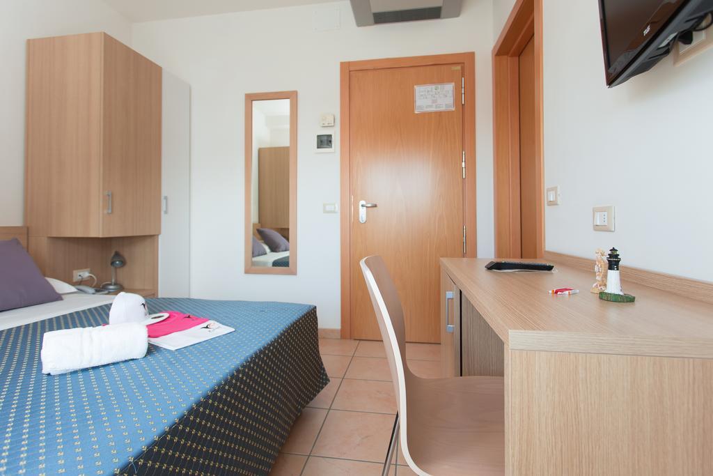 Hotel Souvenir - Koolibry Hotels チェルヴィア エクステリア 写真